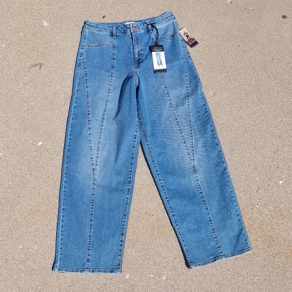 Sophia Vergara "Diana" Palazzo Super High Rise Jean - Picture 5 of 8